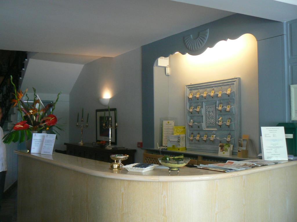 Hostellerie Des Cedres Villeneuve-de-Rivière Buitenkant foto