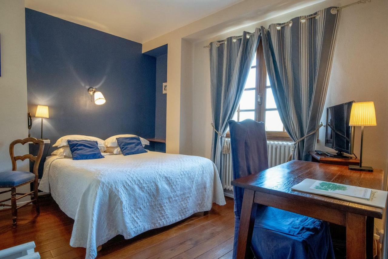 Hostellerie Des Cedres Villeneuve-de-Rivière Buitenkant foto