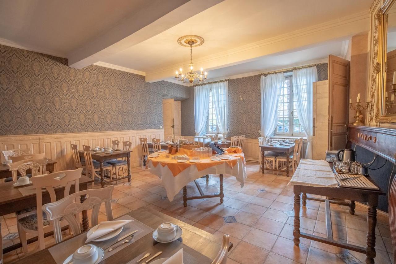 Hostellerie Des Cedres Villeneuve-de-Rivière Buitenkant foto