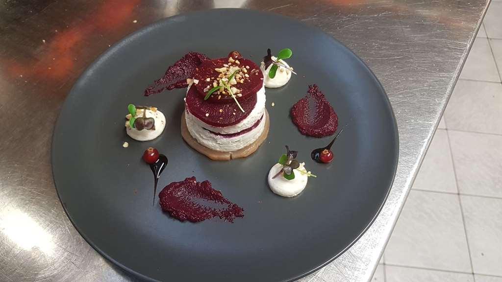 Hostellerie Des Cedres Villeneuve-de-Rivière Restaurant foto