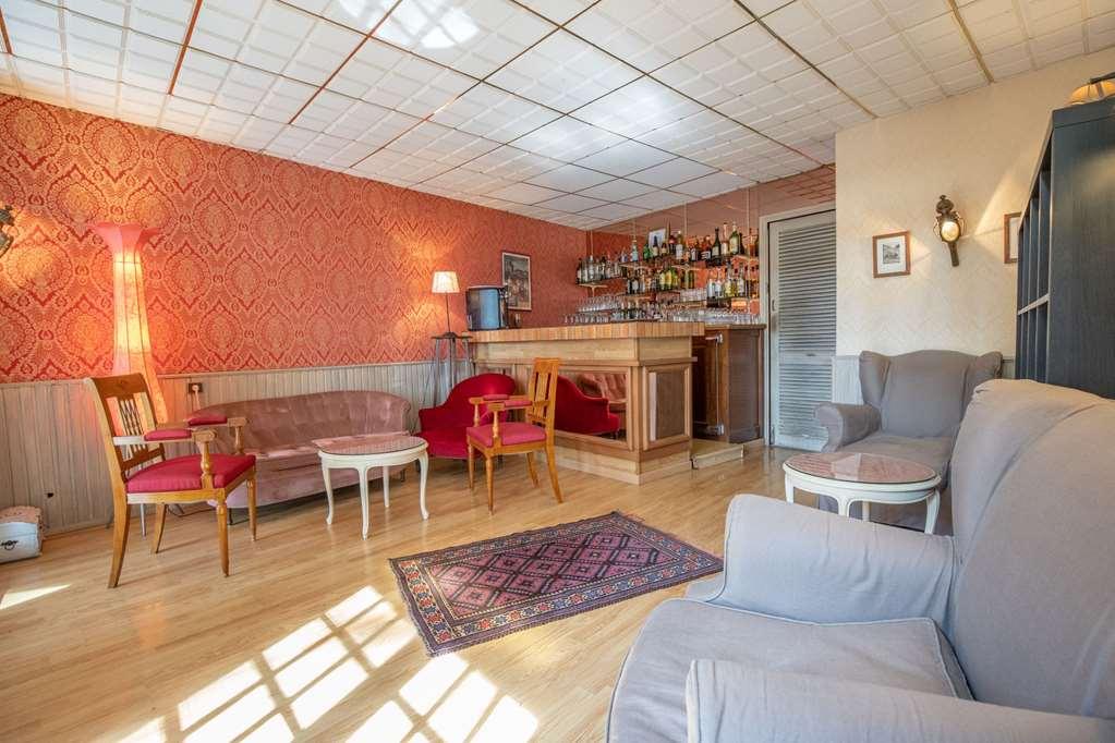 Hostellerie Des Cedres Villeneuve-de-Rivière Restaurant foto